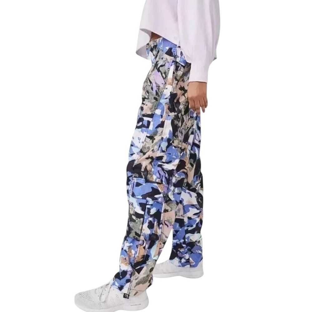 NEW Free People FP Movement Mesmerize Me Print Cargo Pants‎ Size XS $128